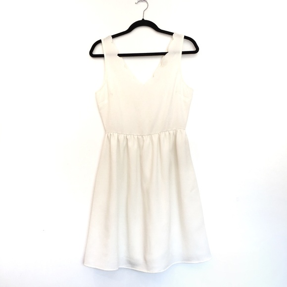 [EVERLY] Light White Dress w Scalloped Details M - Picture 1 of 3